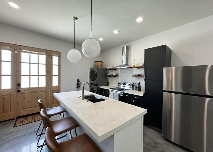 Retreat In Phoenix, Arizona *